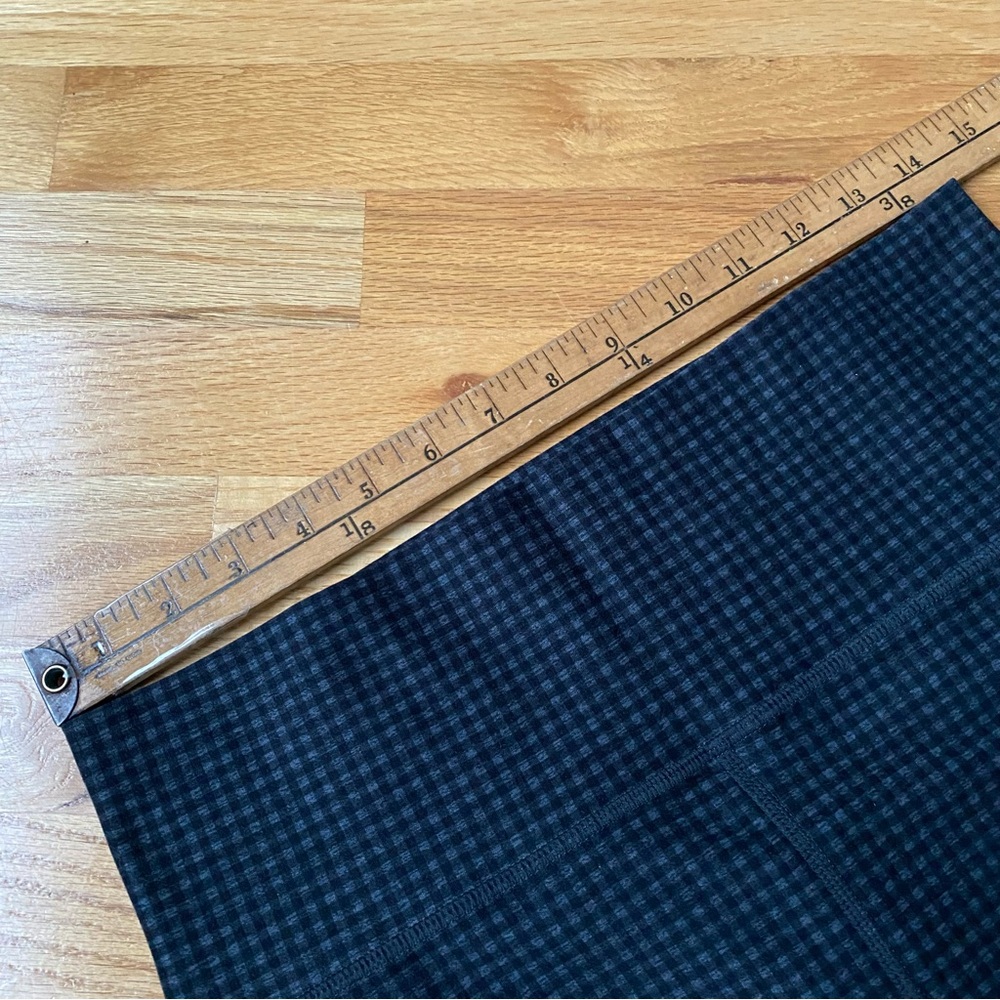 Vuori Black and Gray Checkered Elevation Leggings Pants Yoga - Picture 7 of 9